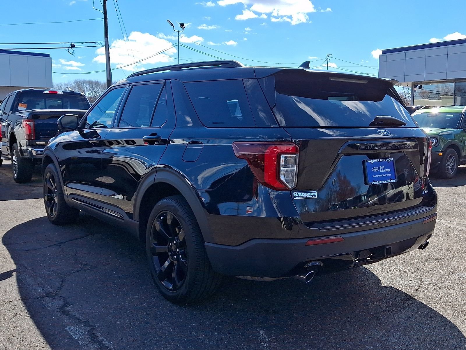 Used 2022 Ford Explorer ST-Line w/ Class IV Trailer Tow Package image 5