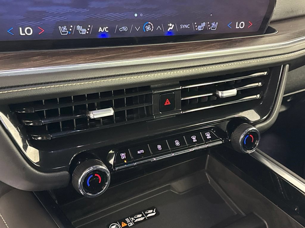 Certified 2025 Chevrolet Suburban Premier AWD/4WD image 19