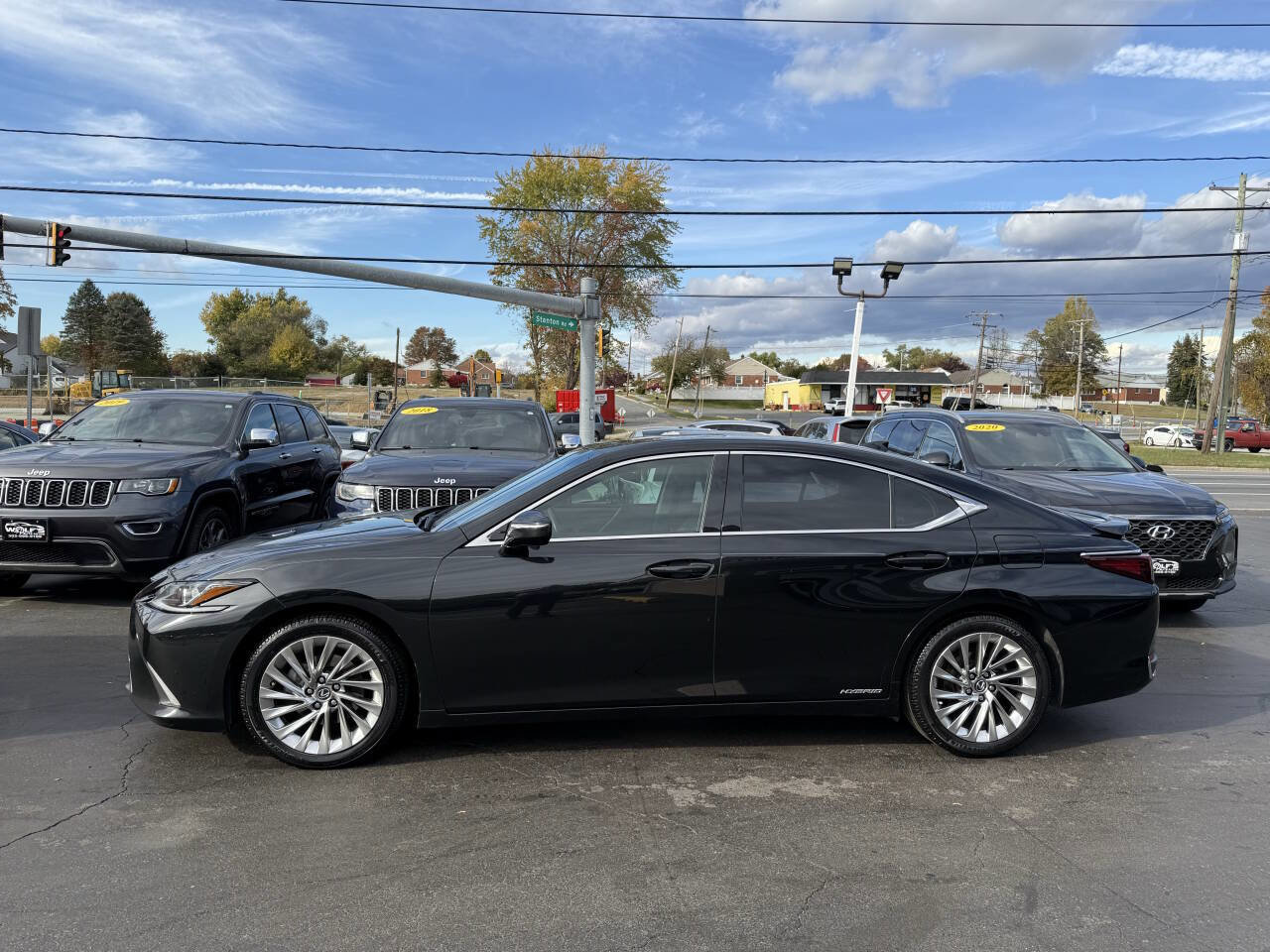 Used 2020 Lexus ES 300h w/ Luxury Package image 5