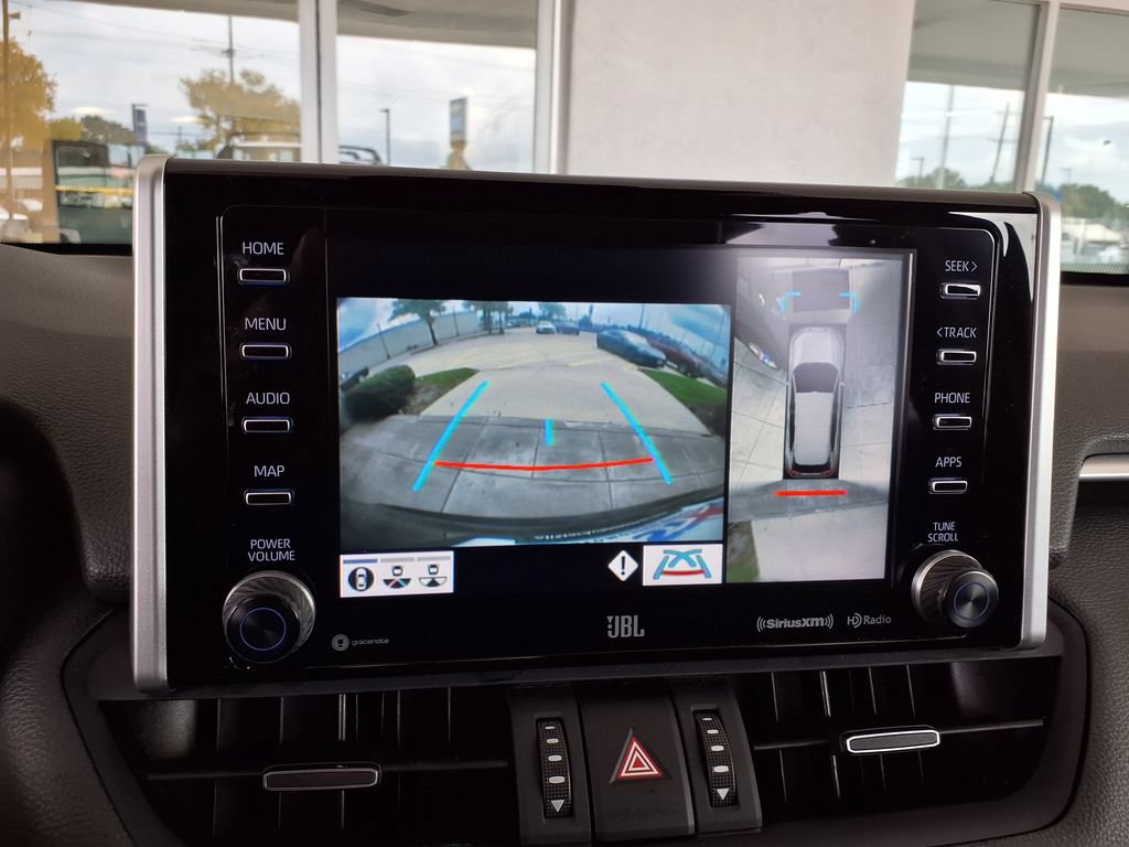 Used 2020 Toyota RAV4 Limited FWD image 29