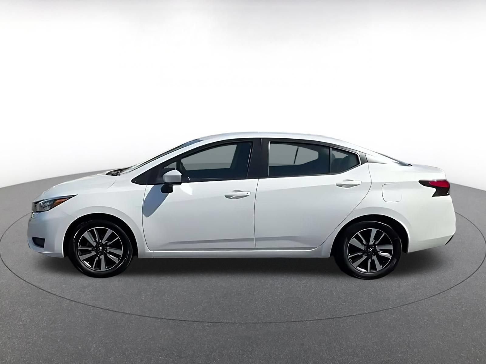 Used 2025 Nissan Versa SV FWD image 8