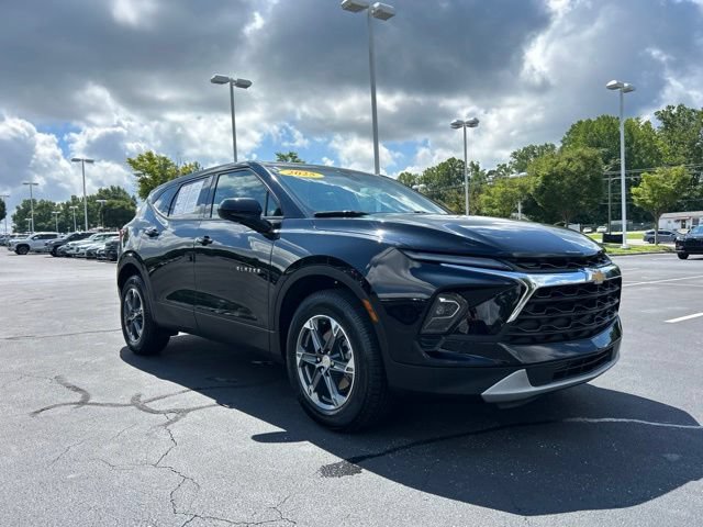 Used 2025 Chevrolet Blazer LT AWD/4WD image 4