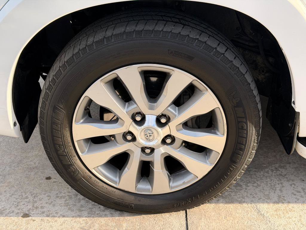 Used 2008 Toyota Sequoia Limited RWD image 19