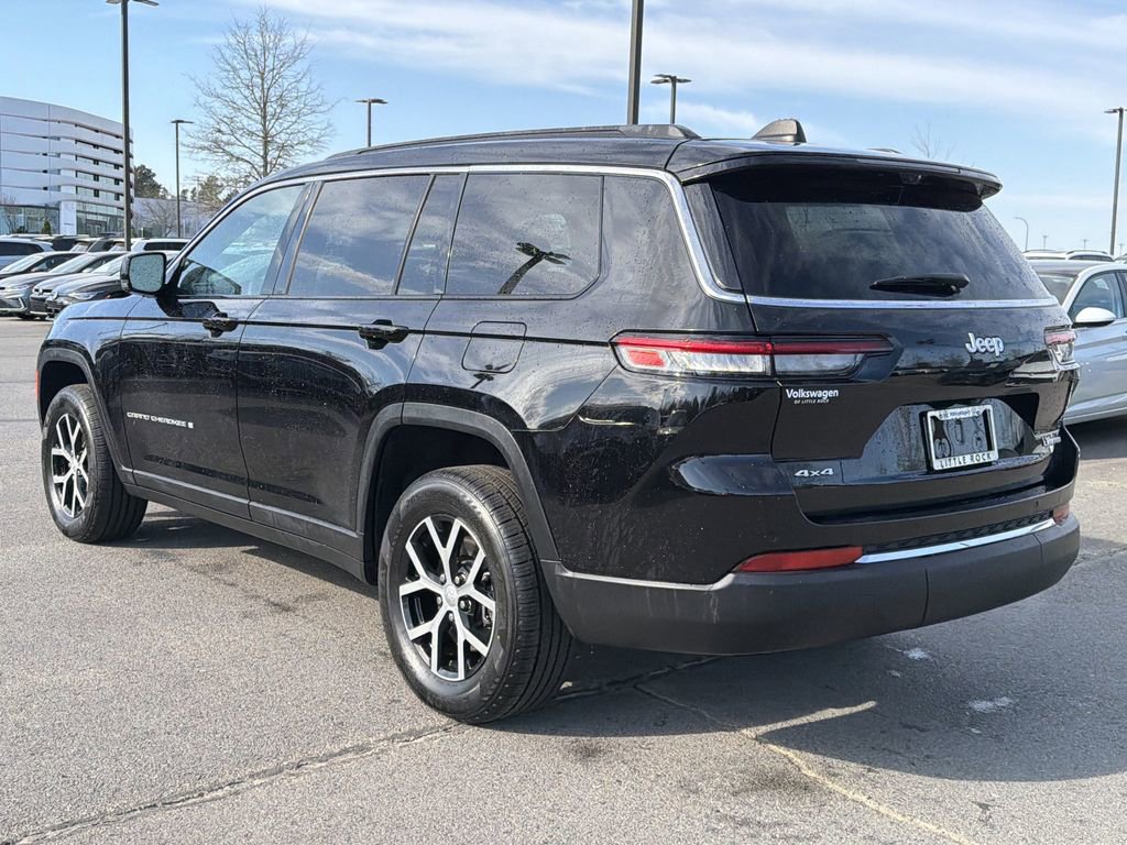 Used 2024 Jeep Grand Cherokee L Limited w/ Luxury Tech Group II image 3