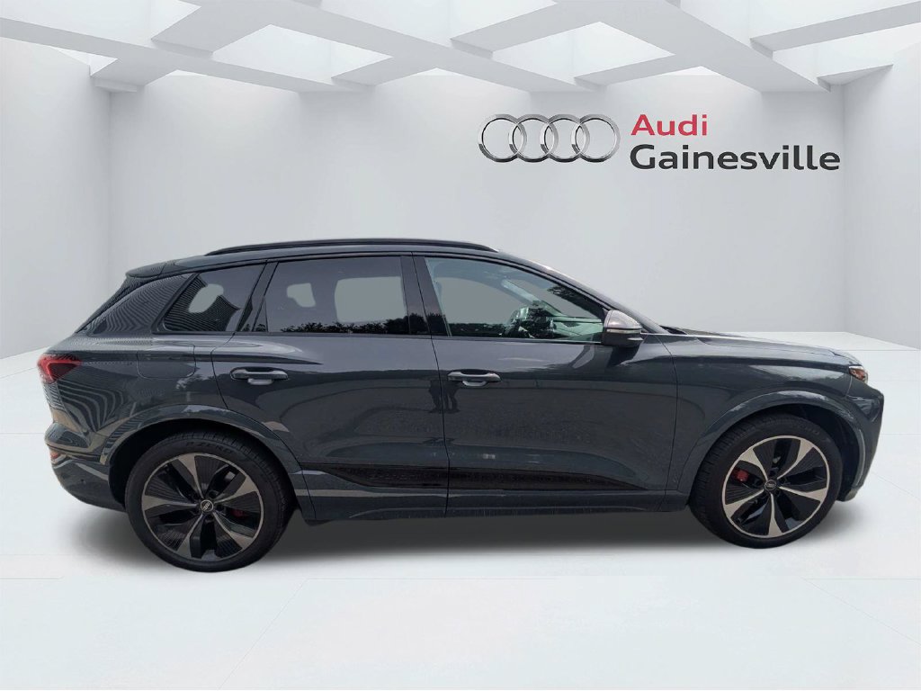 Used 2025 Audi SQ6 e-tron Prestige w/ Red Edition One AWD/4WD image 2