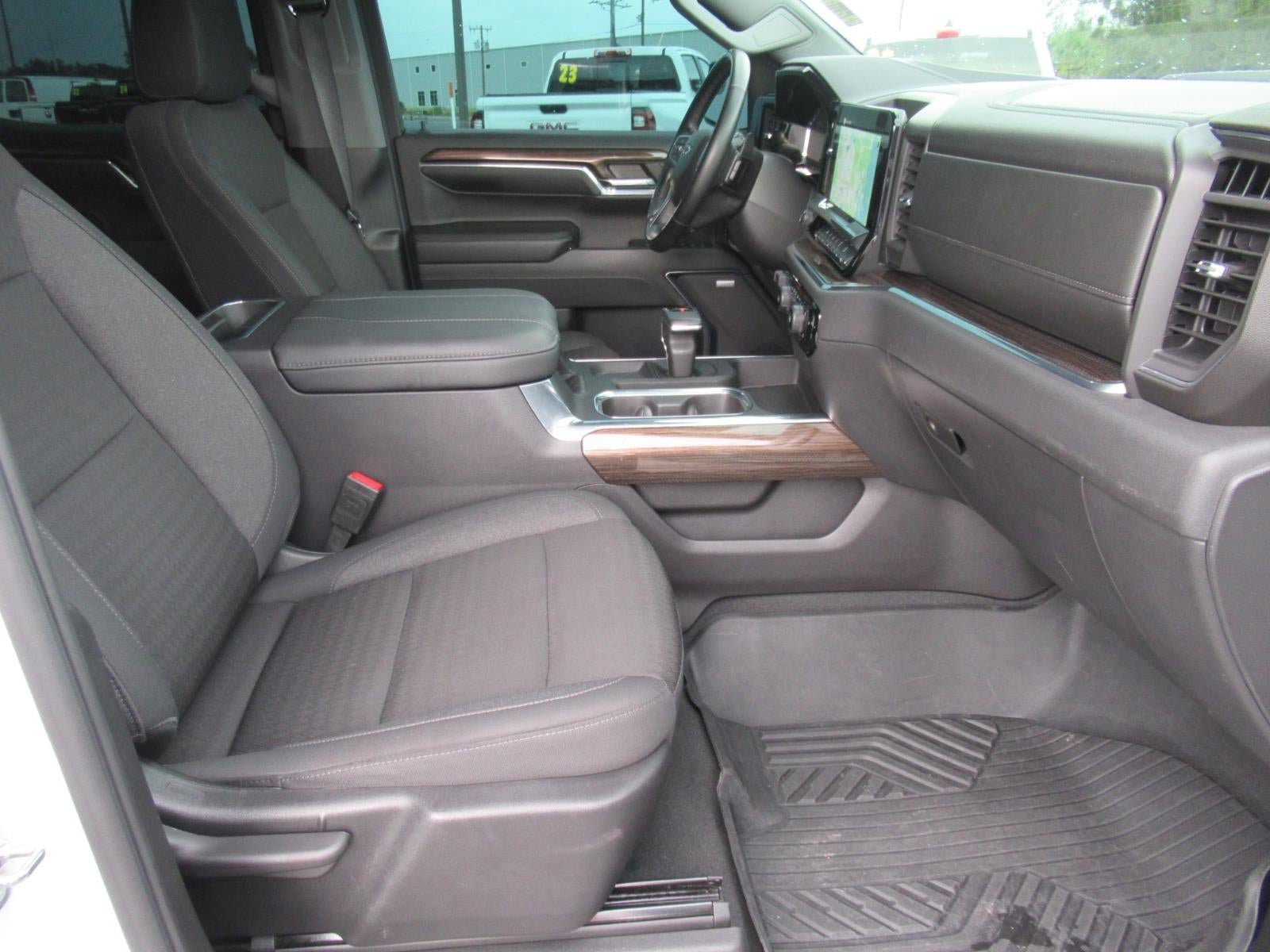 Used 2024 Chevrolet Silverado 1500 LT Trail Boss AWD/4WD image 12
