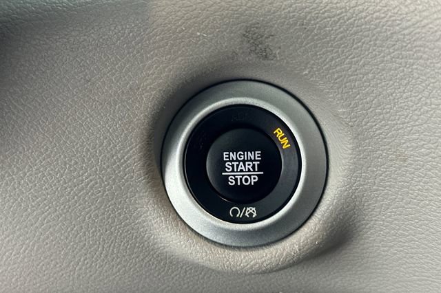 Used 2023 Chrysler Pacifica Touring-L FWD image 24