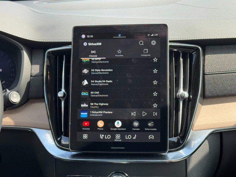 Certified 2025 Volvo XC90 B6 Plus image 14