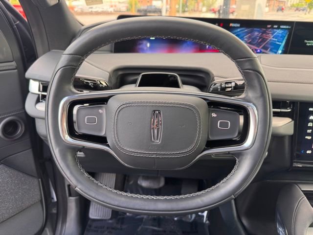 Used 2025 Lincoln Navigator Reserve w/ Jet Appearance Package image 11
