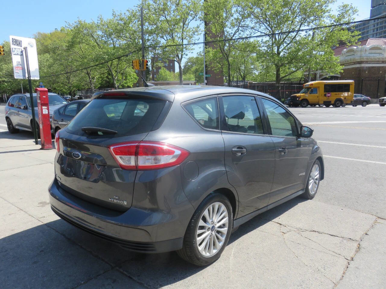 Used 2017 Ford C-MAX SE w/ Equipment Group 202A FWD image 4