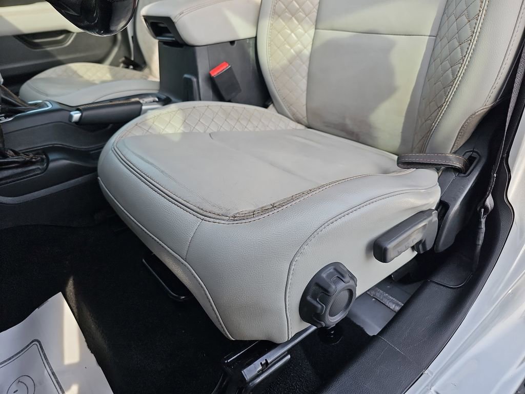 Used 2022 Jeep Wrangler Unlimited Sahara image 34