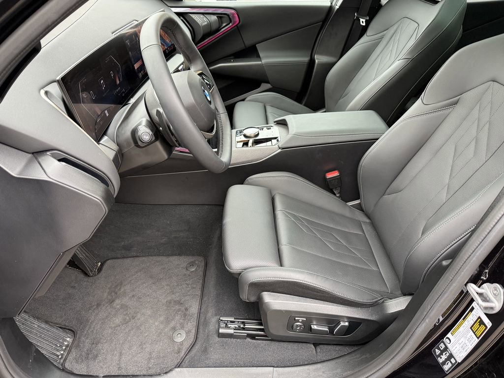 Used 2025 BMW X3 xDrive30i w/ Premium Package image 9