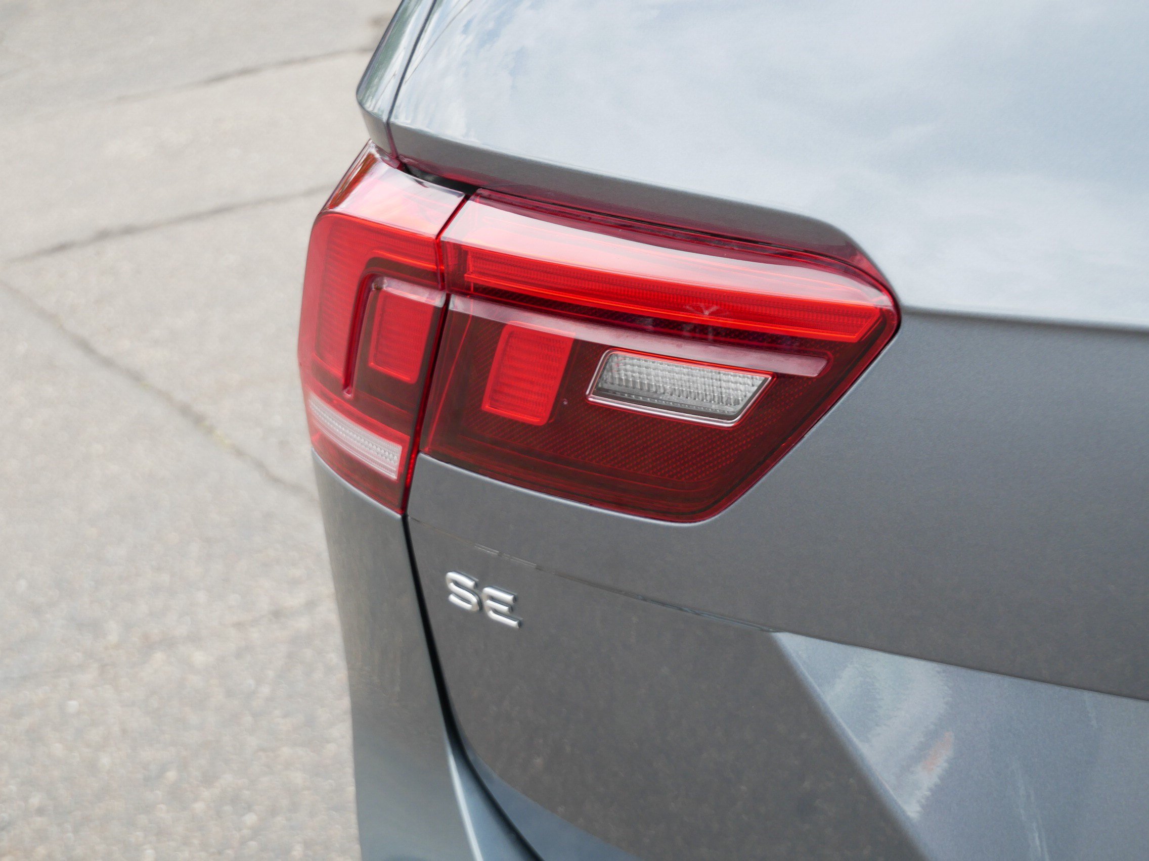 Certified 2024 Volkswagen Tiguan SE AWD/4WD image 17