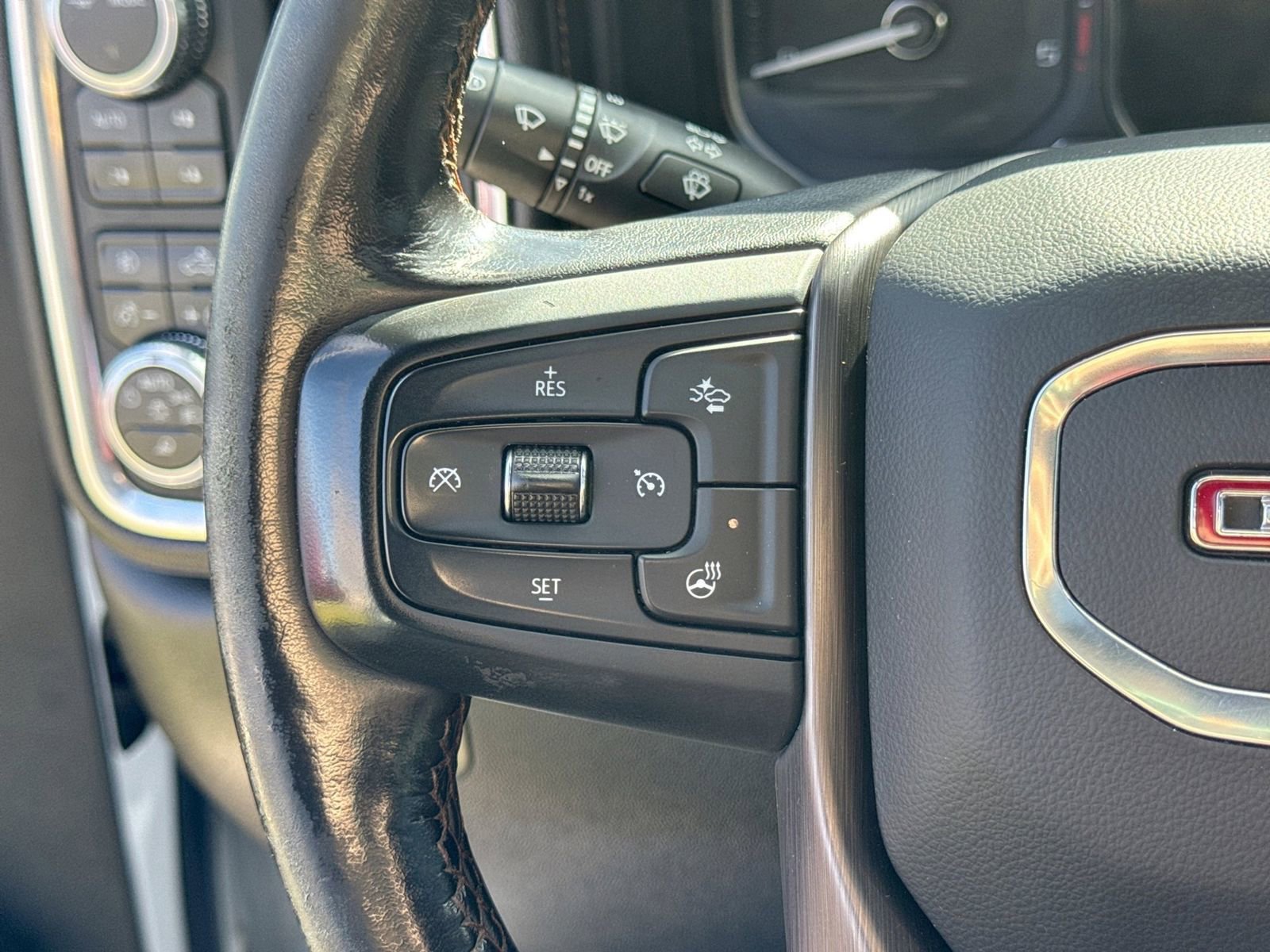 Used 2021 GMC Sierra 2500 AT4 w/ AT4 Premium Plus Package AWD/4WD image 29