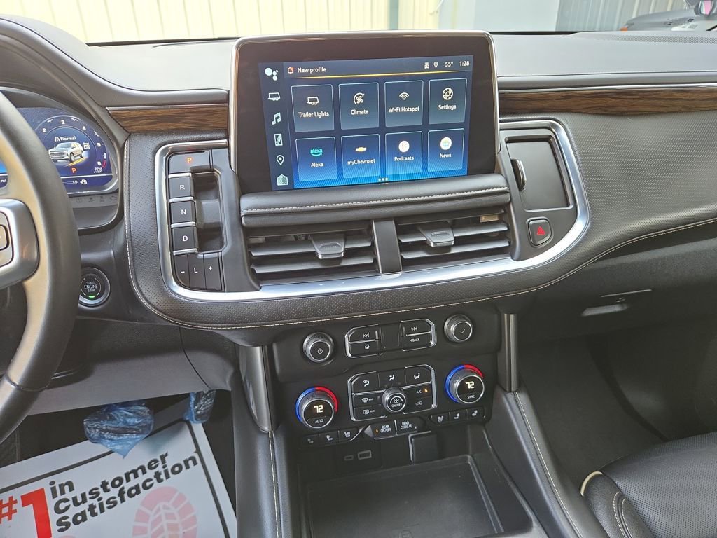 Used 2024 Chevrolet Suburban Premier image 23