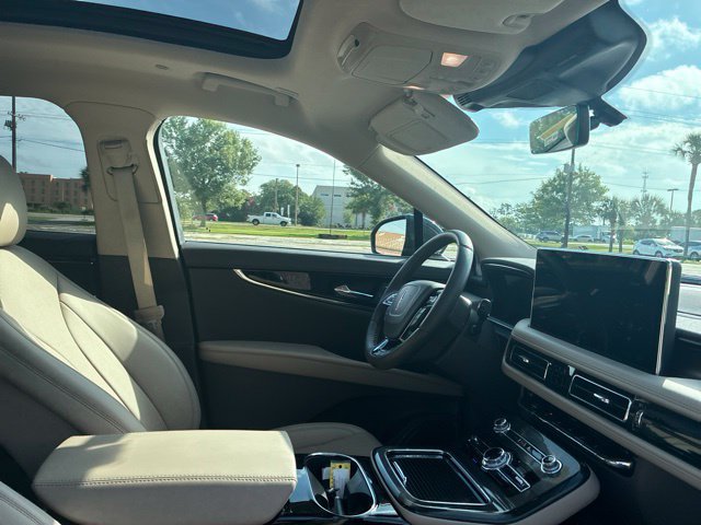 Certified 2023 Lincoln Nautilus Reserve FWD image 23