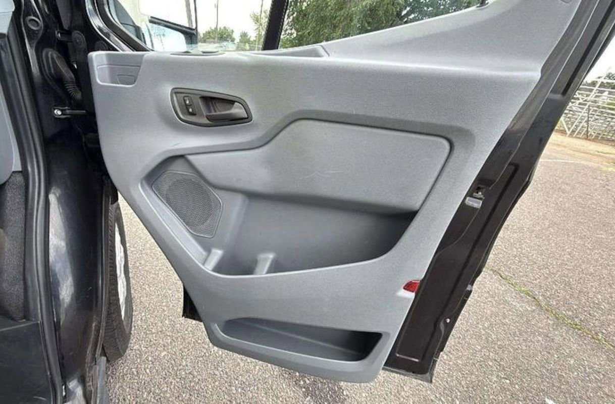 Used 2017 Ford Transit 250 148 Medium Roof image 19