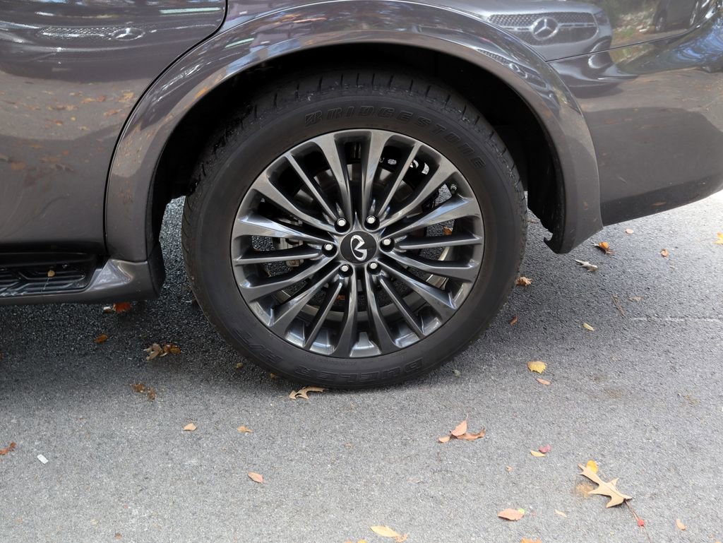 Used 2024 INFINITI QX80 Sensory image 8