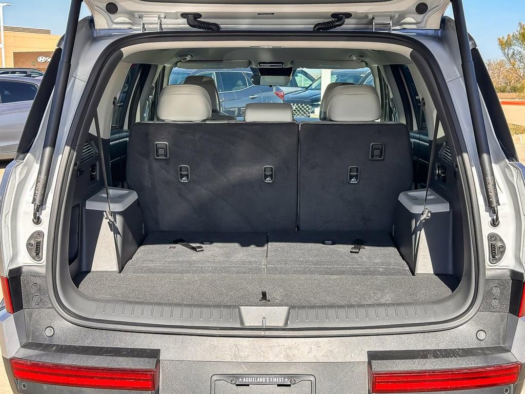 Used 2025 Hyundai Santa Fe SEL FWD image 29