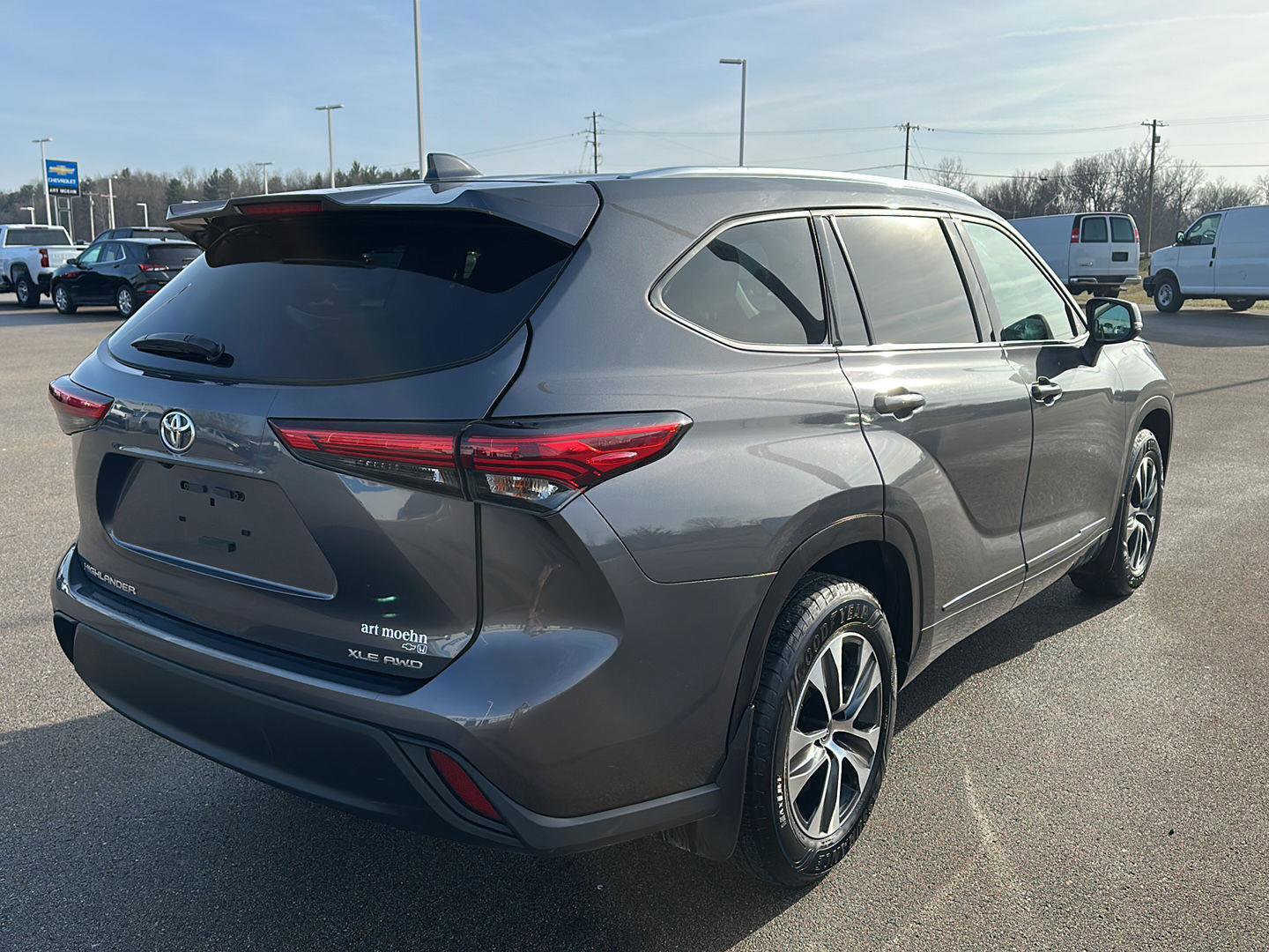 Used 2021 Toyota Highlander XLE image 11