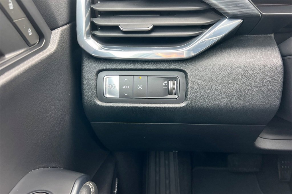 Used 2025 GMC Acadia Elevation image 31