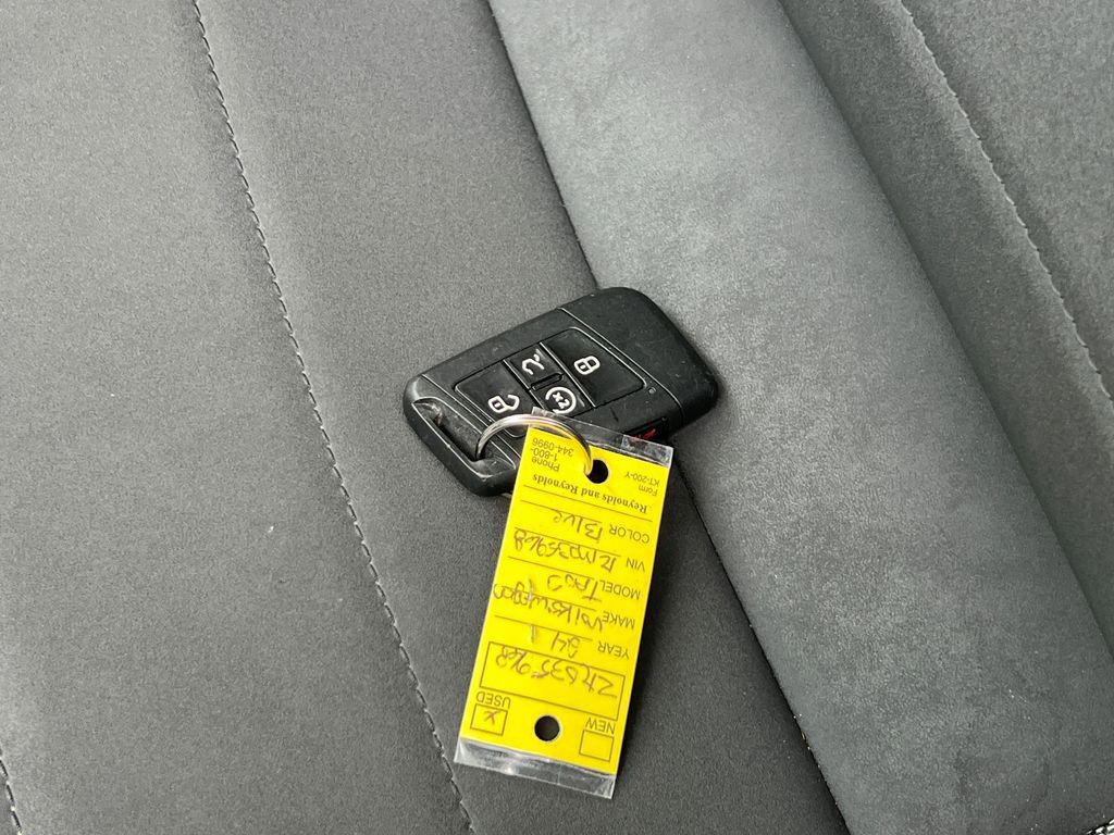 Used 2024 Volkswagen Taos SE image 32