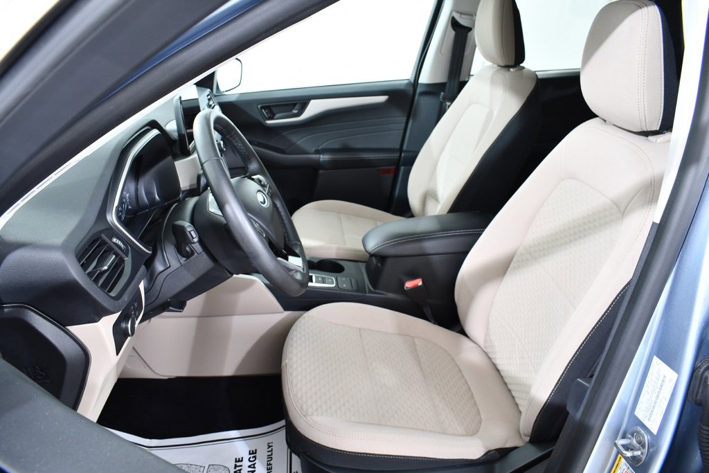 Used 2022 Ford Escape SE w/ Cold Weather Package image 6