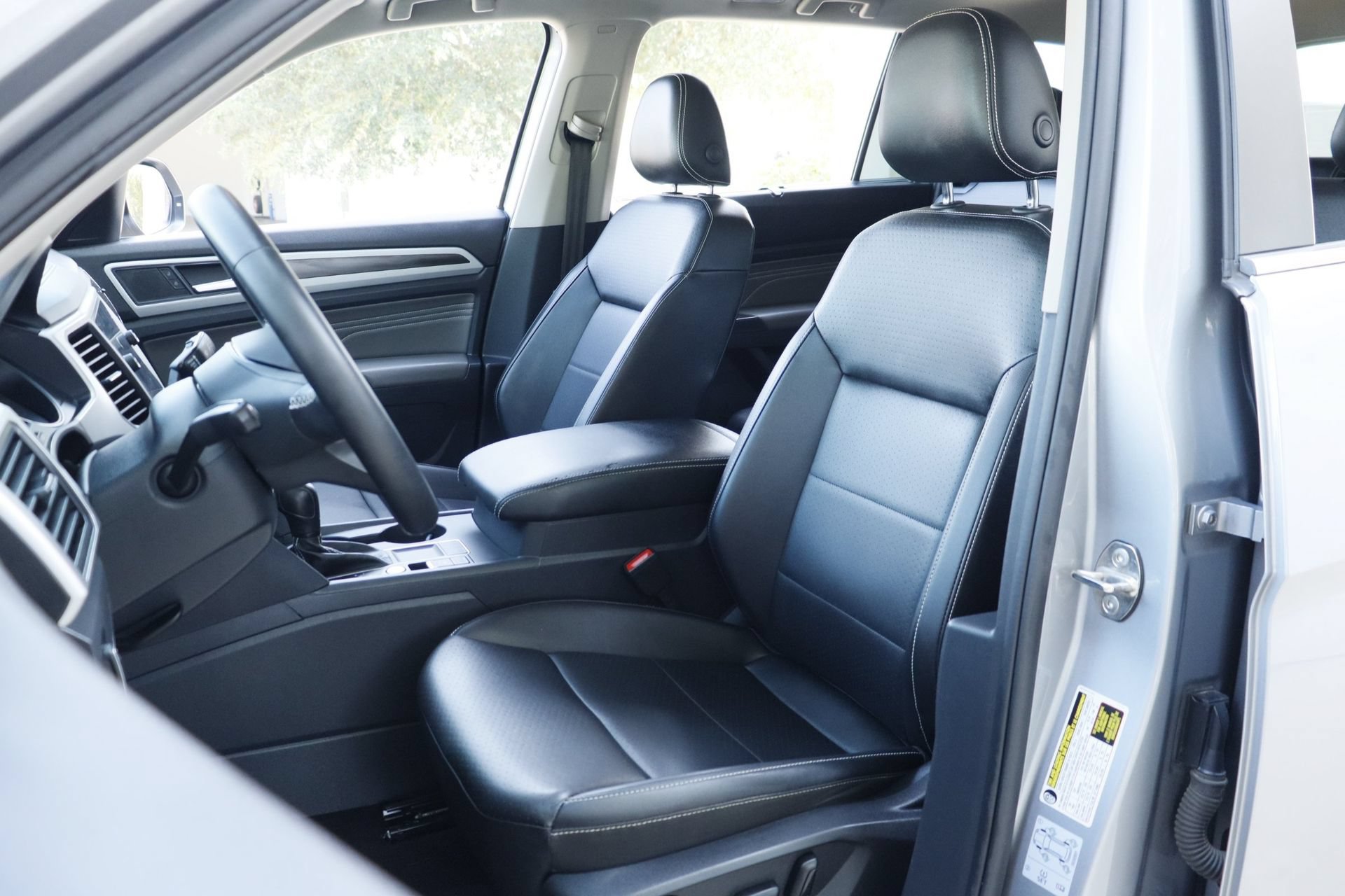 Used 2021 Volkswagen Atlas SE w/ Panoramic Sunroof Package FWD image 10