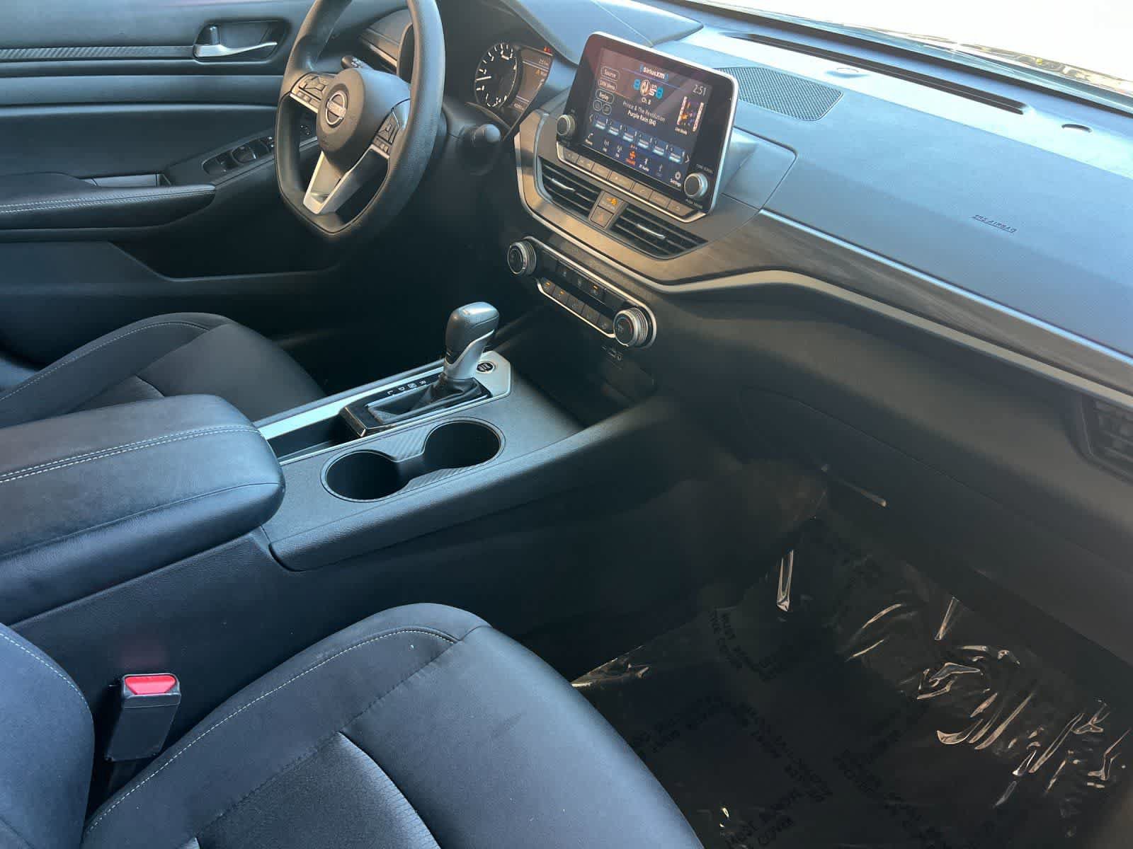 Used 2025 Nissan Altima 2.5 SV FWD image 16