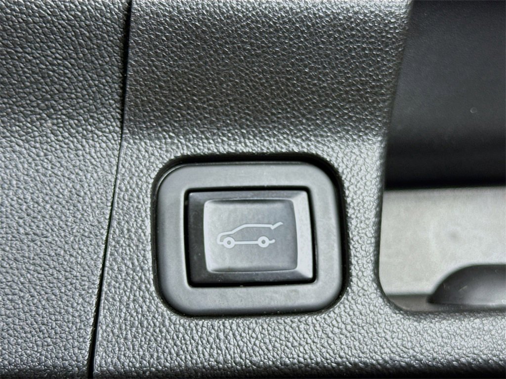 Used 2020 GMC Acadia AT4 w/ Driver Alert Package II image 32