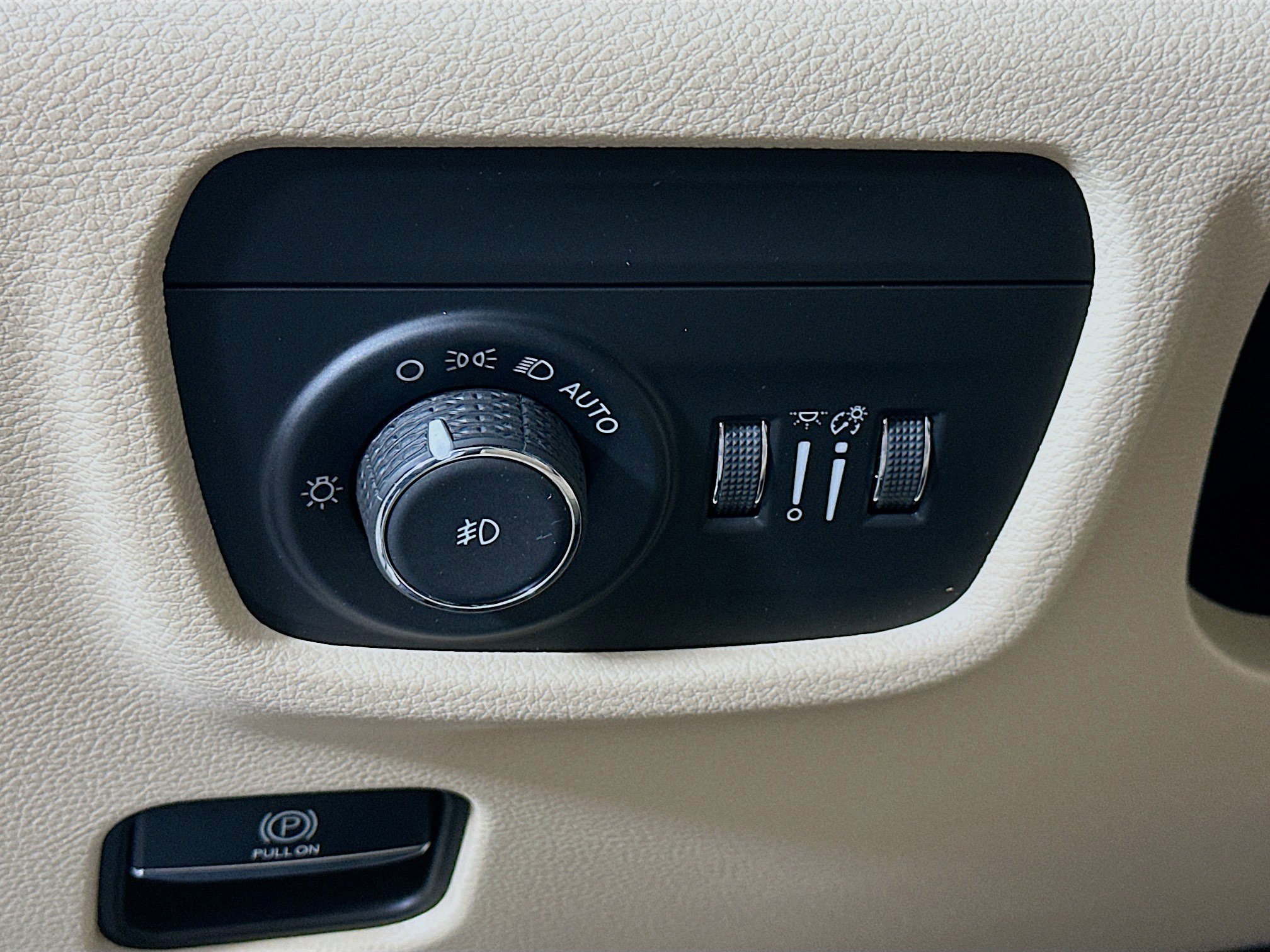 Used 2023 Jeep Grand Cherokee L Limited AWD/4WD image 17