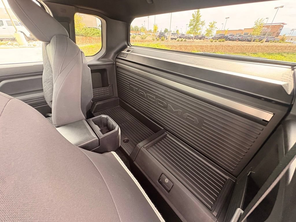 Used 2025 Toyota Tacoma SR AWD/4WD image 27