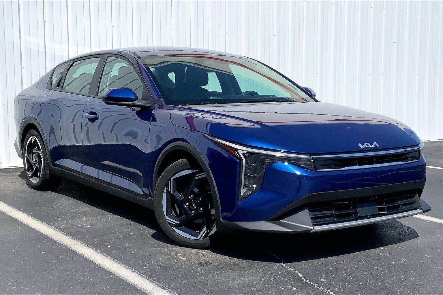 Used 2025 Kia K4 EX image 31