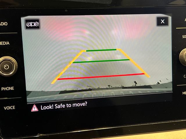 Certified 2025 Volkswagen Taos SE FWD image 25