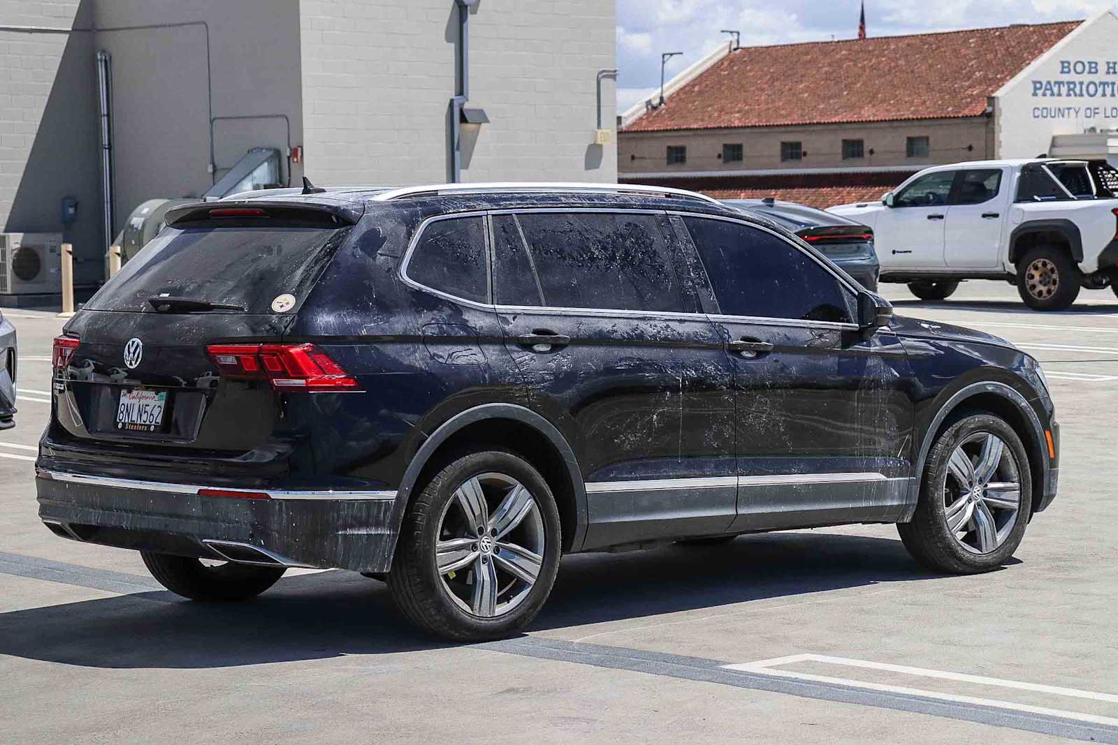 Used 2020 Volkswagen Tiguan SEL FWD image 4