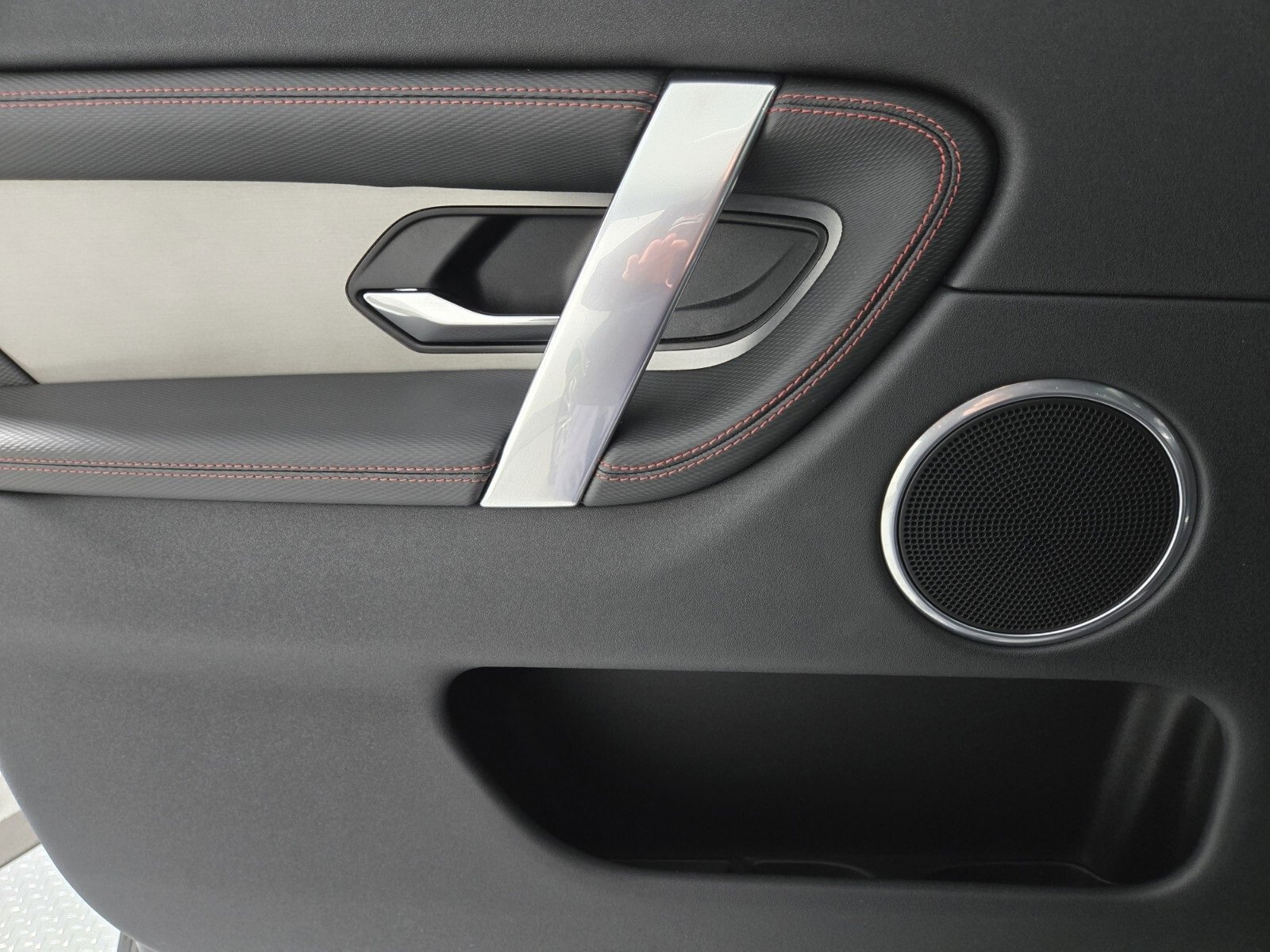 Used 2023 Land Rover Discovery Sport S R-Dynamic image 22