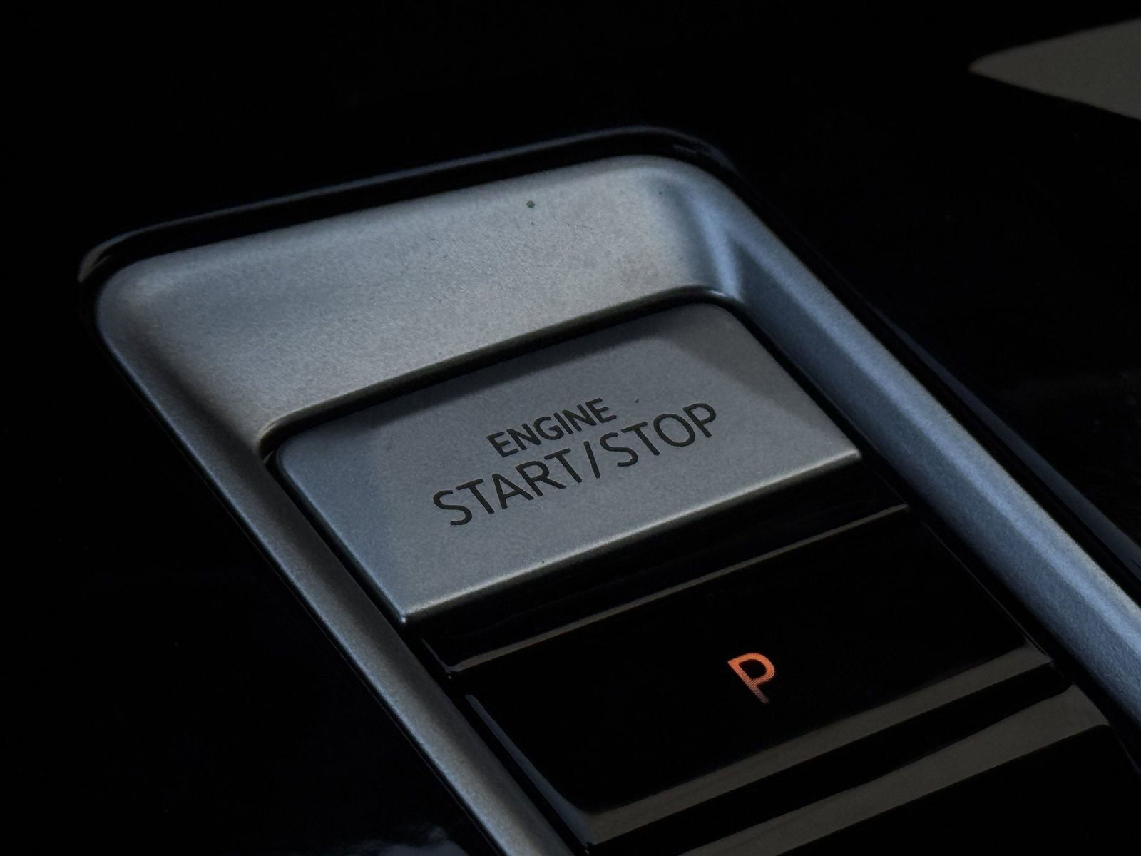 Used 2025 Volkswagen Atlas Cross Sport SEL image 20