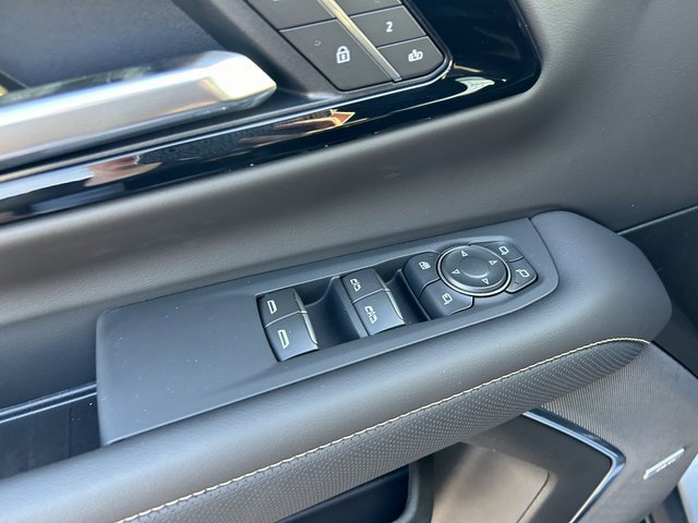 New 2025 Chevrolet Suburban Premier image 15