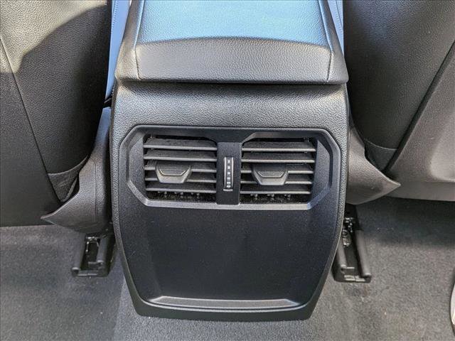 Used 2025 BMW 230i Coupe w/ Premium Package RWD image 18