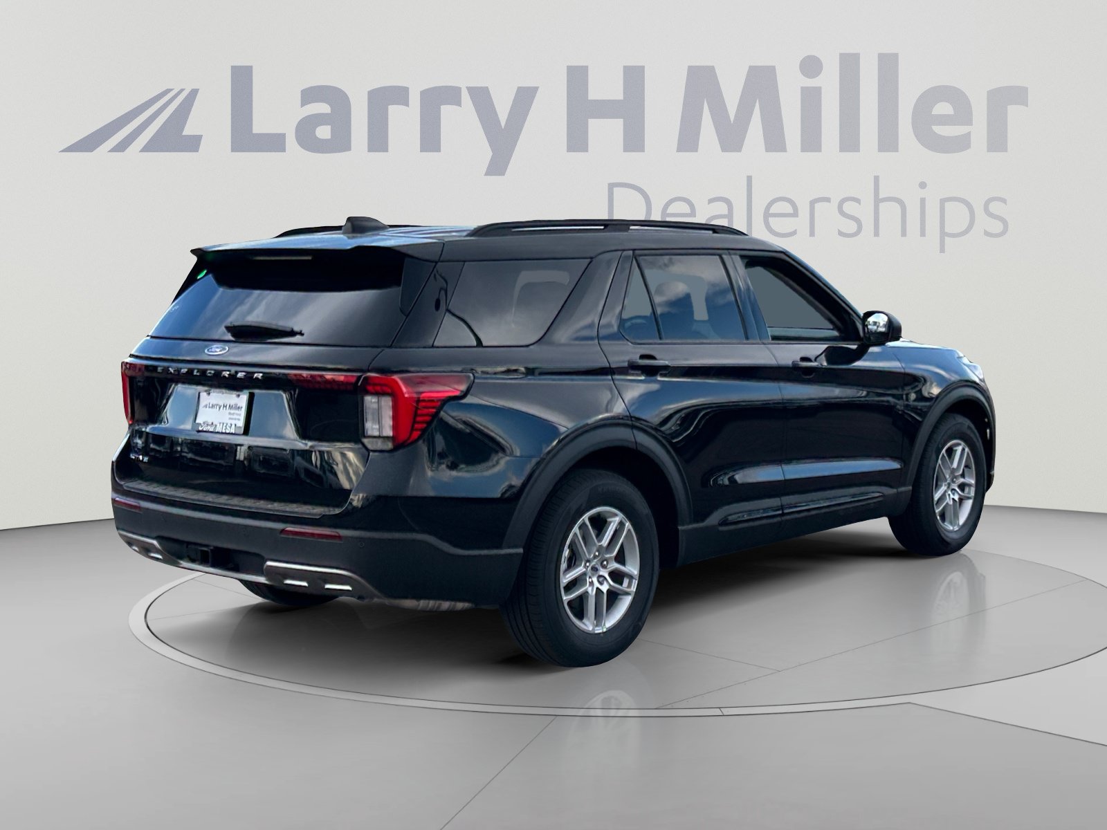 New 2026 Ford Explorer Active w/ Active Comfort Package RWD image 5