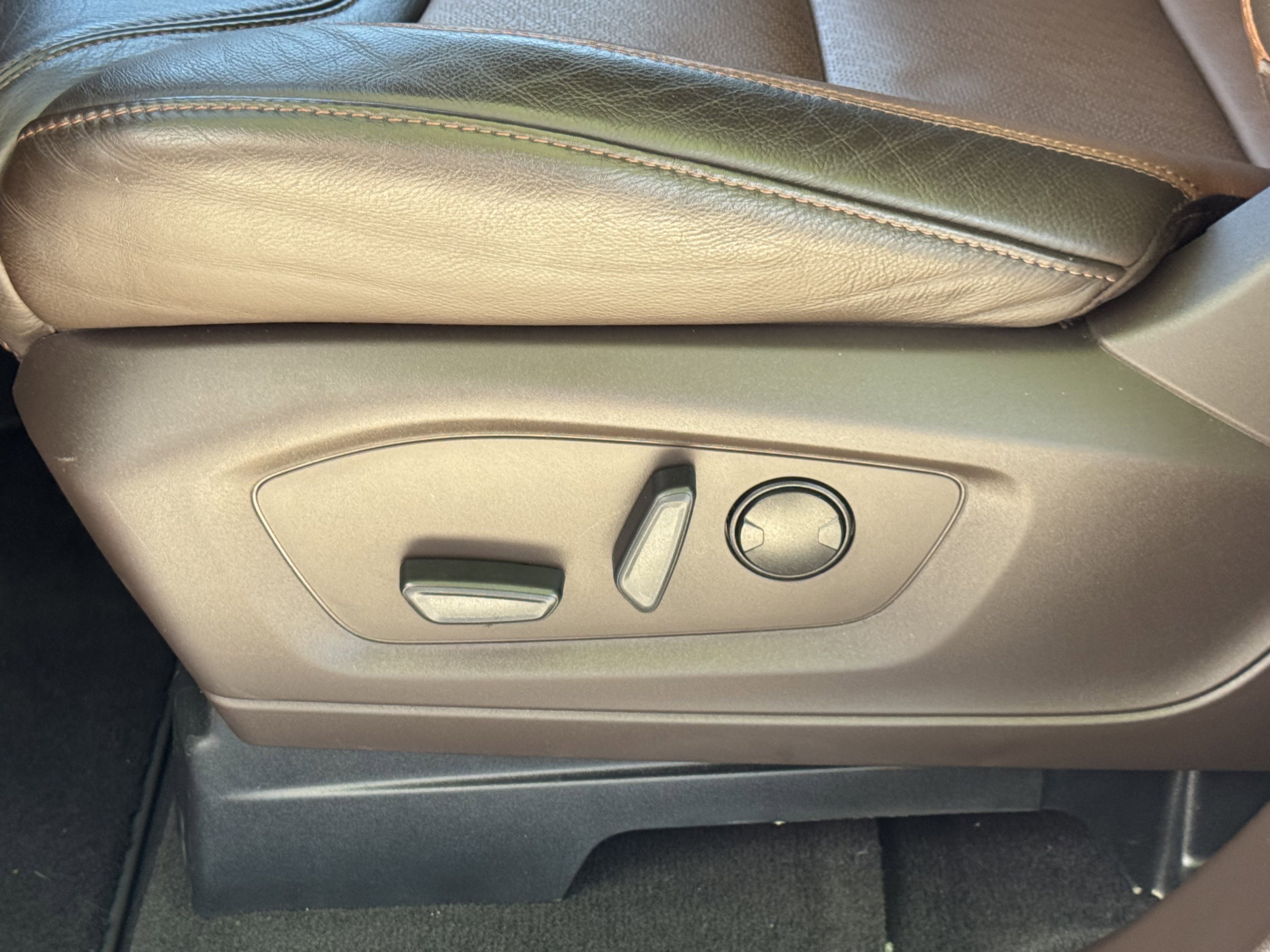 Certified 2022 Ford Explorer King Ranch w/ Technology Package image 19