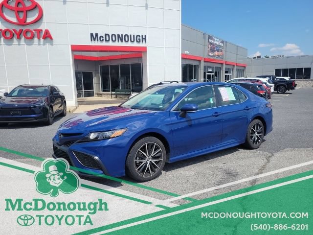 Used 2024 Toyota Camry SE FWD image 1