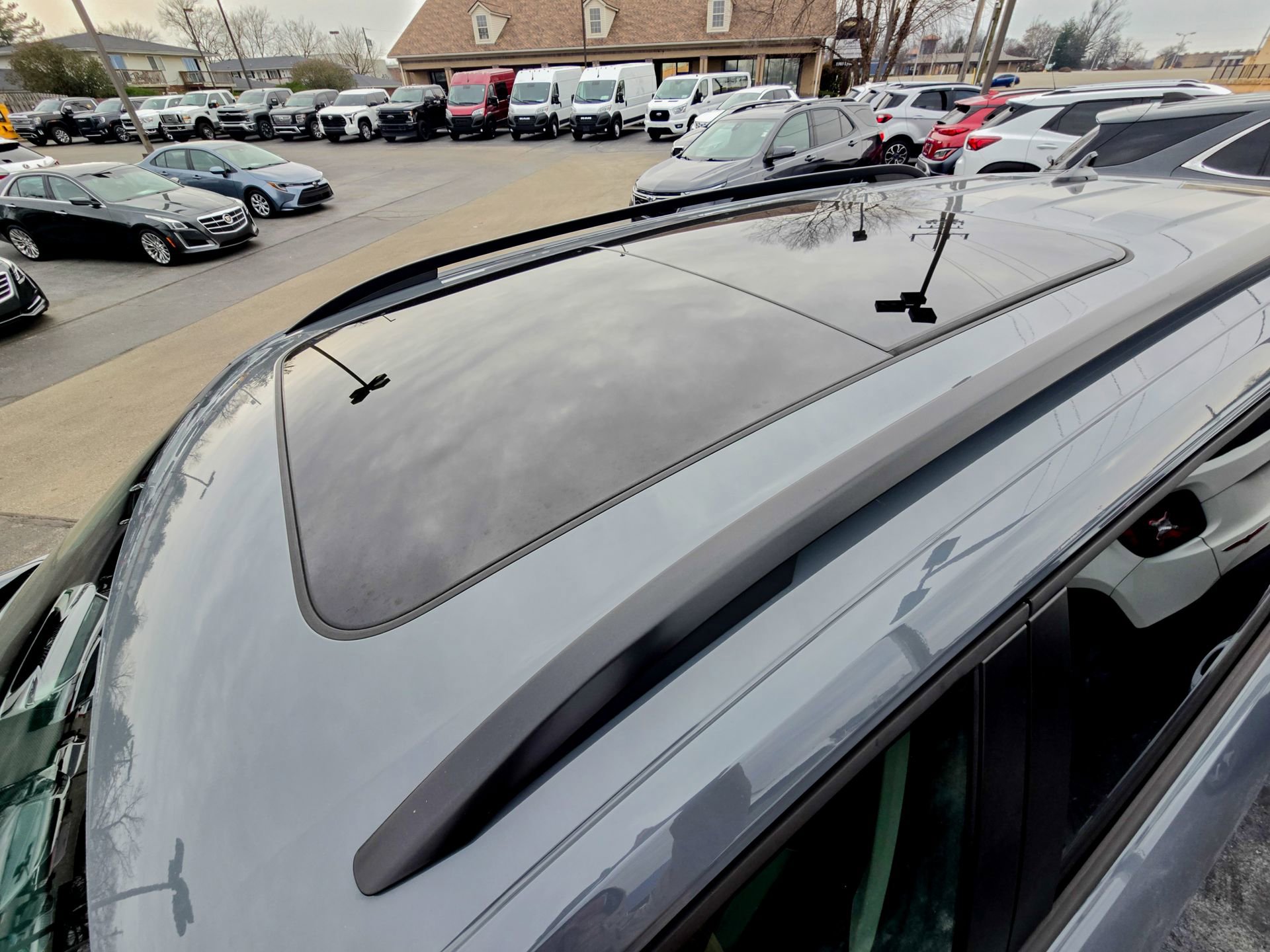 Used 2024 Volkswagen Atlas Peak Edition SE image 45