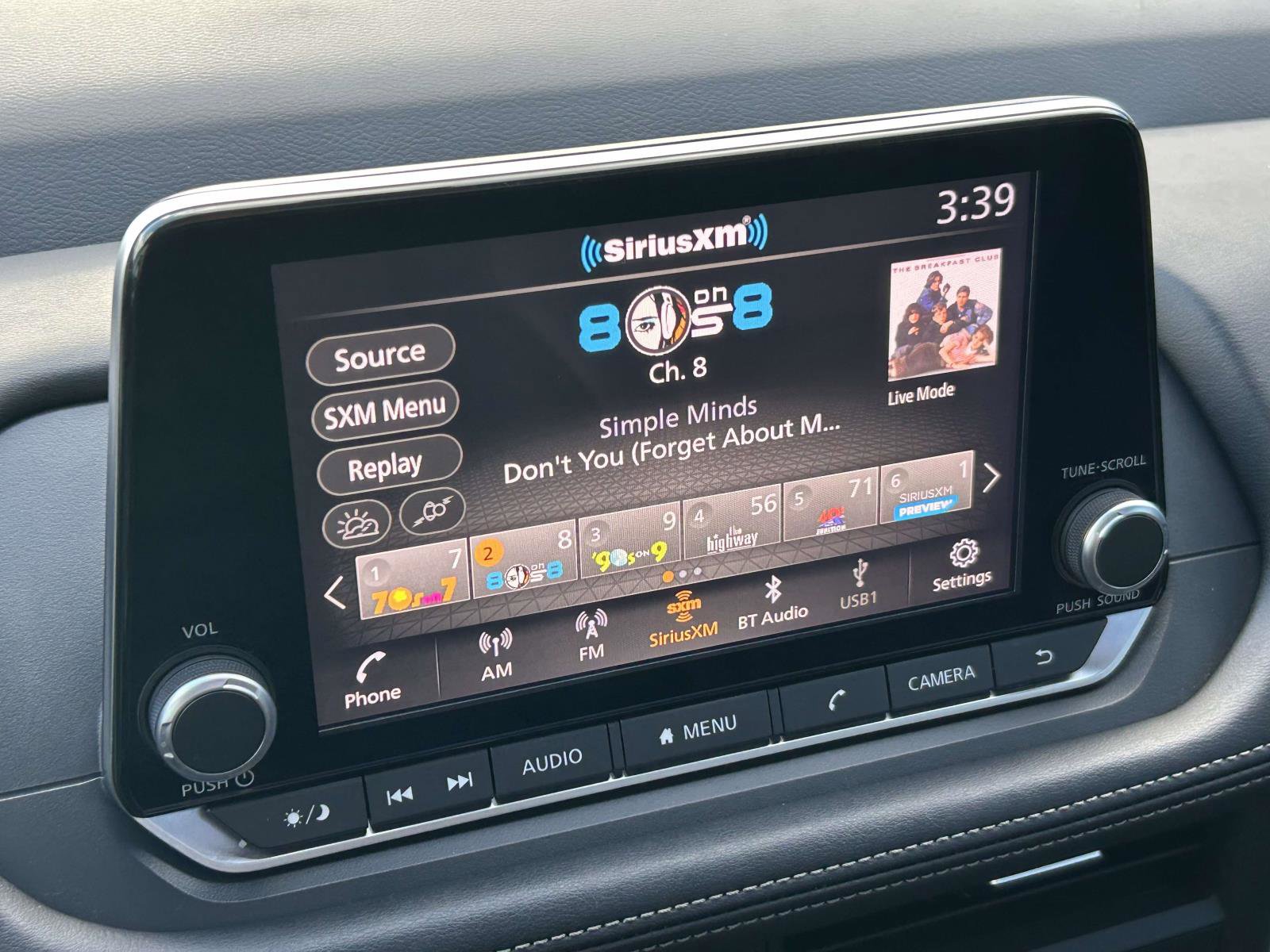 Used 2024 Nissan Rogue SV w/ SV Premium Package image 24