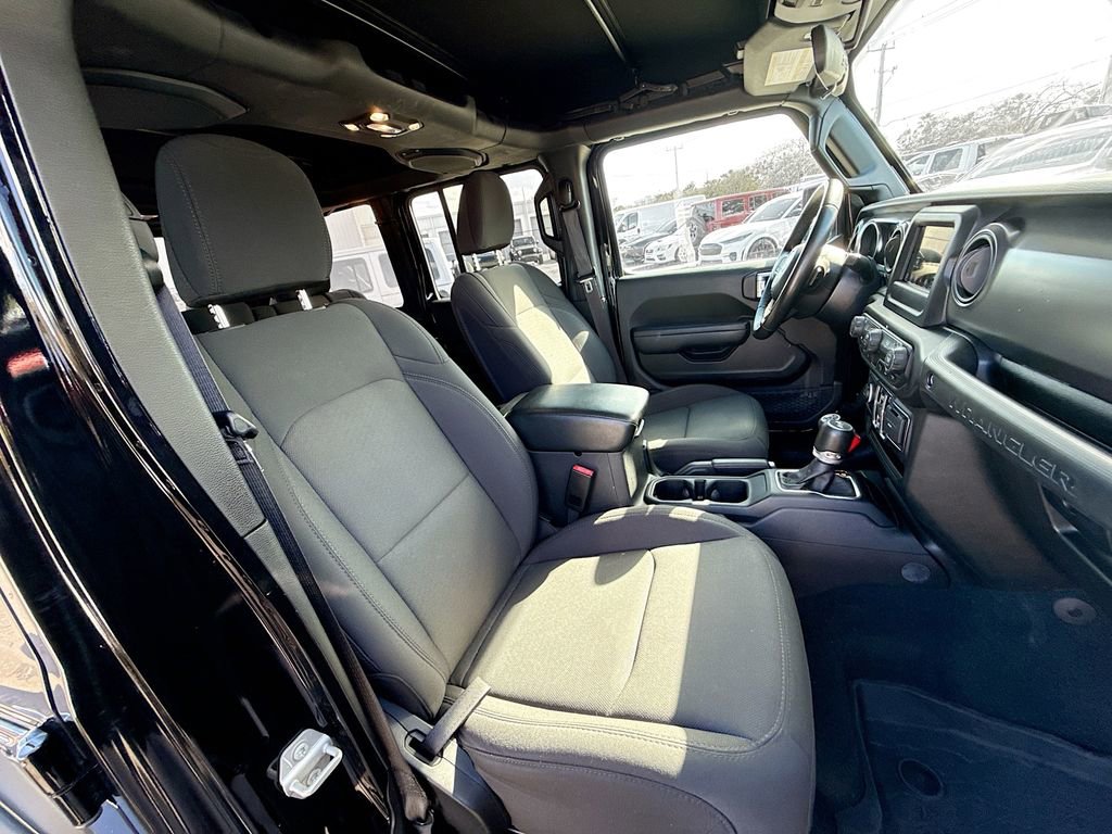 Used 2022 Jeep Wrangler Unlimited Sport AWD/4WD image 32