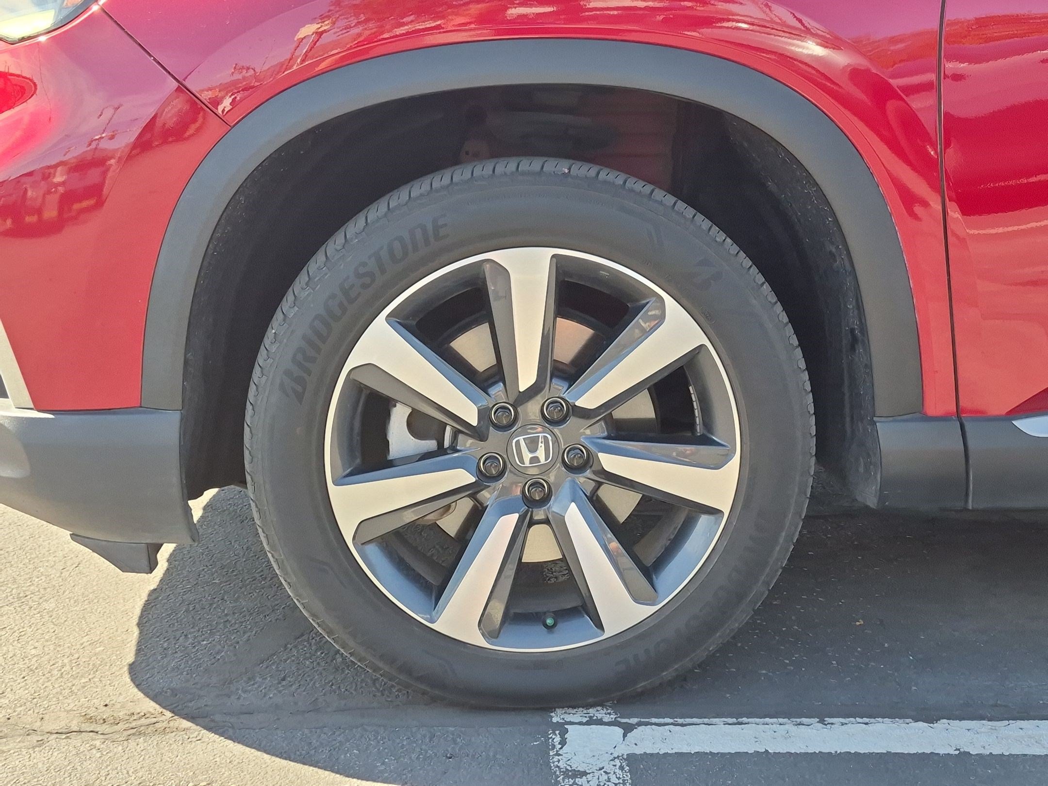Used 2024 Honda Pilot Touring image 13