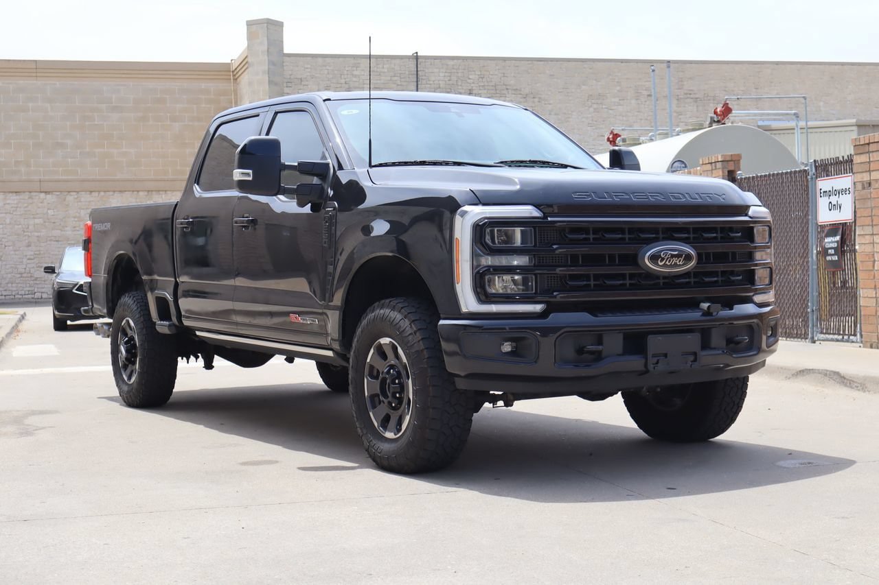 Used 2023 Ford F250 Lariat w/ Tremor Off-Road Package AWD/4WD image 2