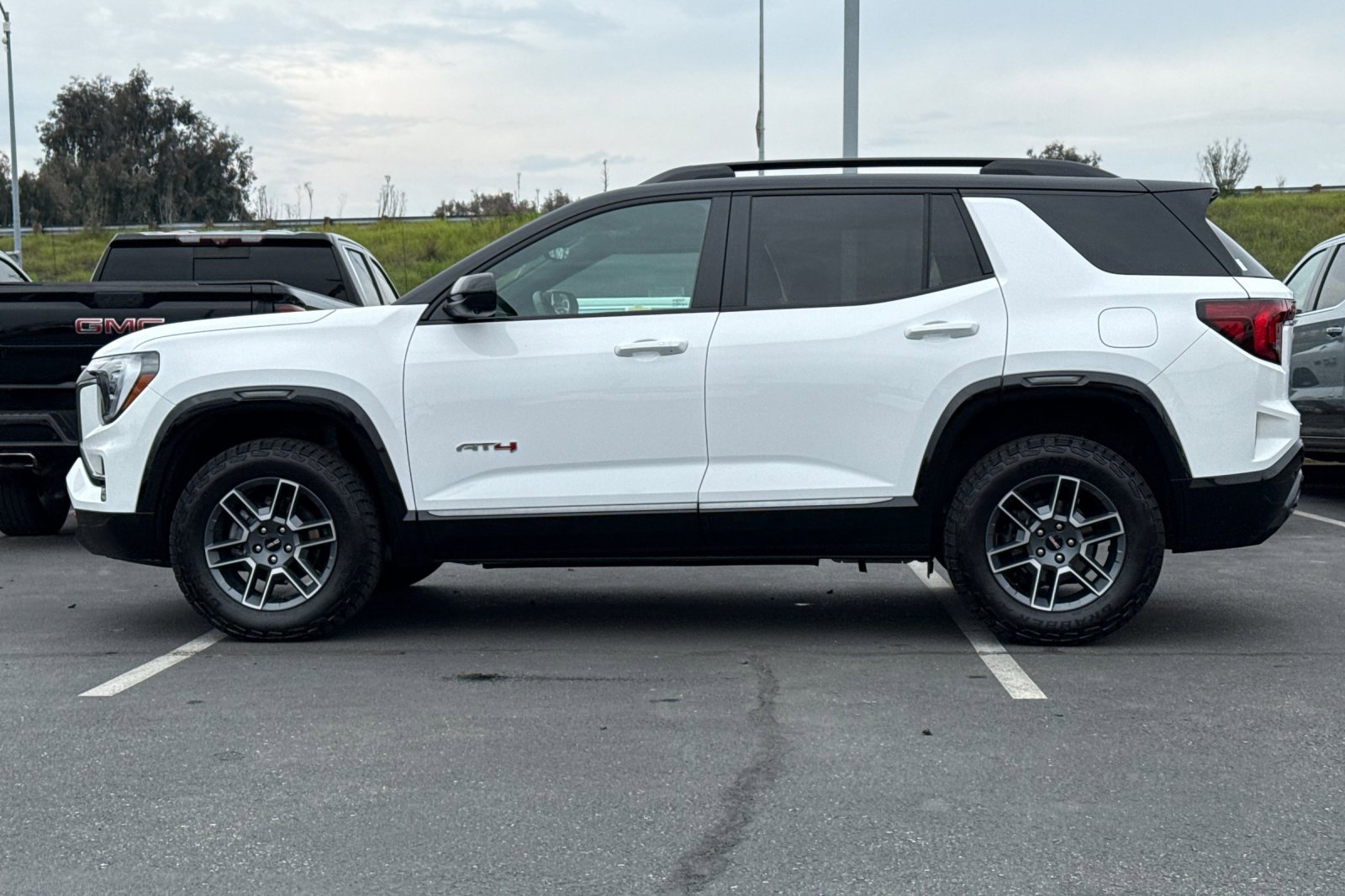 Used 2026 GMC Terrain AT4 w/ Technology Package II image 8