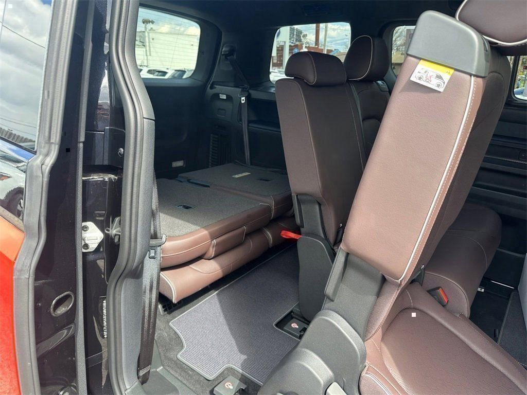 New 2025 Volkswagen ID. Buzz Pro S image 17