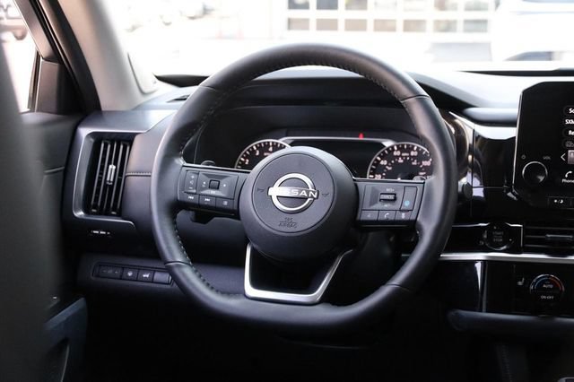 Certified 2025 Nissan Pathfinder SL w/ SL Premium Package AWD/4WD image 26